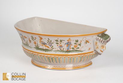 MOUSTIER
Jardiniere
Earthenware
L. 37cm;...