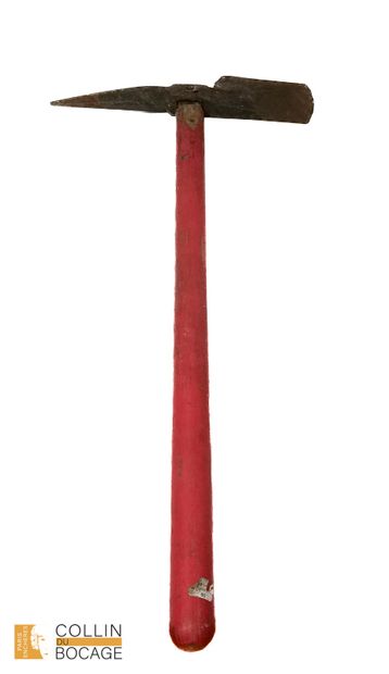 Fireman's axe
Dim. height 80 x 37.5 cm