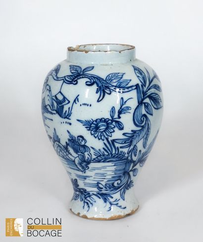 Terracotta vase 
Chinese decor 
20 cm