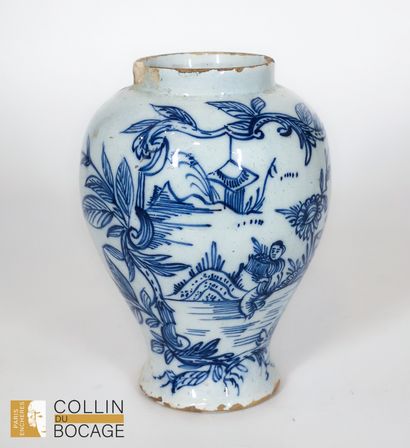 Terracotta vase 
Chinese decor 
20 cm