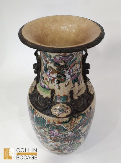 Large vase in Nanjing porcelain