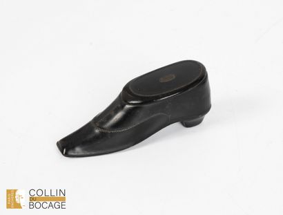shoe-shaped matchbox
blackened wood
H: 8...