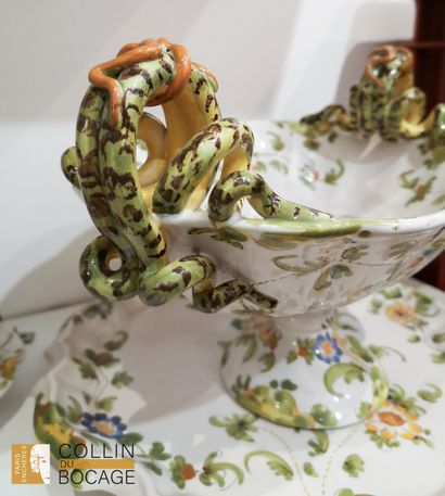 NEVERS
Earthenware service decorated with...