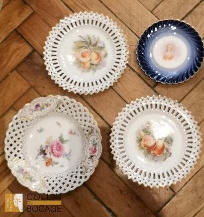 Set of modern porcelain reproduction of the...