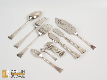 MISCELLANEOUS OBJECTS (LOT) in silver-plated...