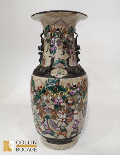 Large vase in Nanjing porcelain