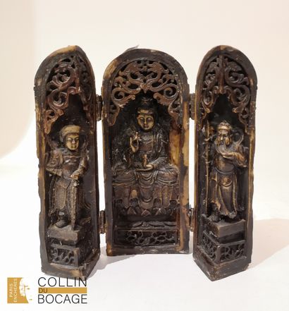 Portable altar, Japan
lard stone
H : 21 cm...