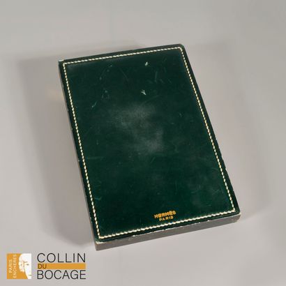 HERMÈS 
Green leather and gilt metal notepad....