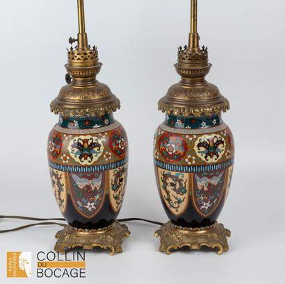 Pair of lamps. Cloisonné bronze. 1st third...