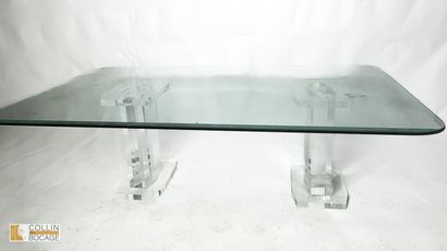 Table basse vers 1980 en verre