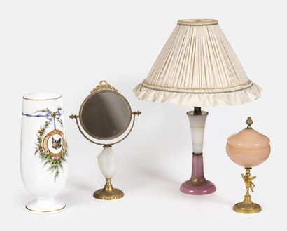 Partie inv 15 +174
Lot en opaline et verre...