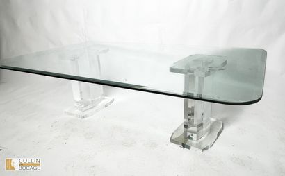 Table basse vers 1980 en verre