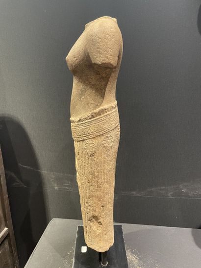 CAMBODIA, 13th century Khmer art and restorations....