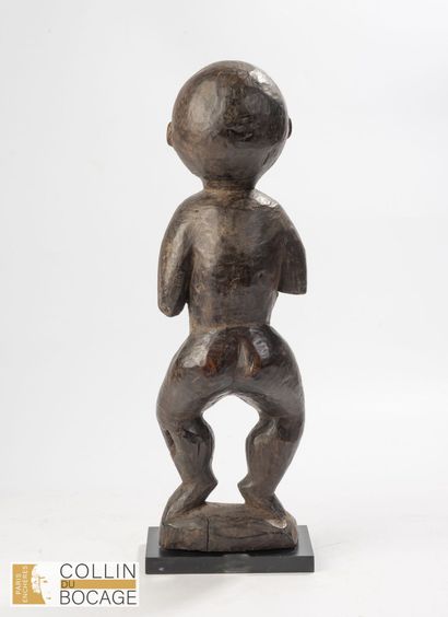INDONESIA, FLORES. Protective ancestor, legs...