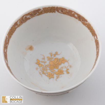 CHINE, XXème siècle. Joli petit bol dans...