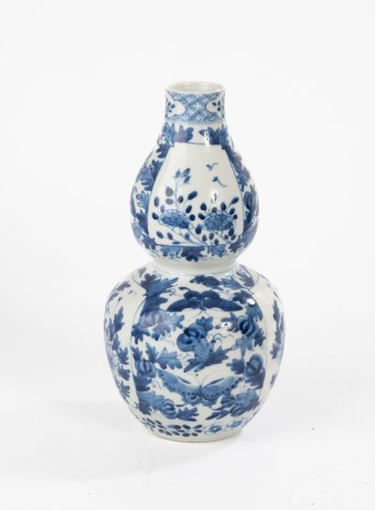 CHINE, XXème siècle. Vase double gourde à...