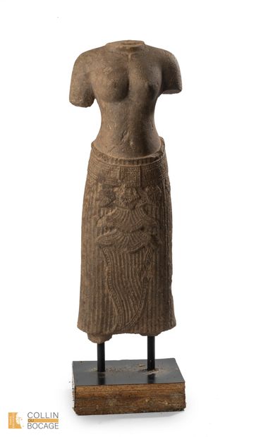 CAMBODIA, 13th century Khmer art and restorations....