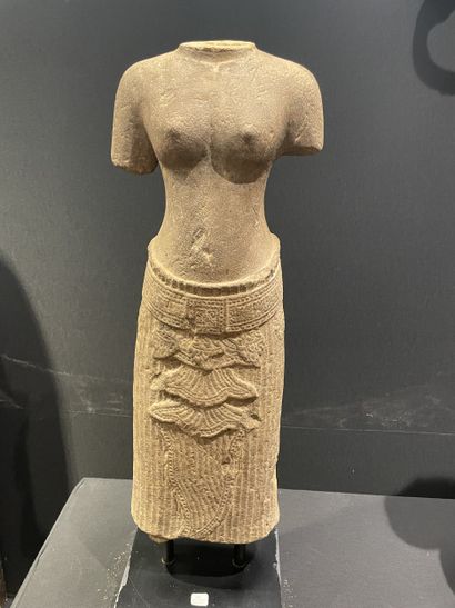 CAMBODIA, 13th century Khmer art and restorations....