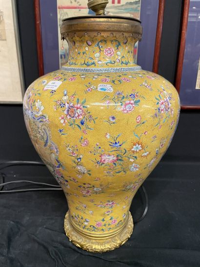 China, late 19th/early 20th century.

Baluster...