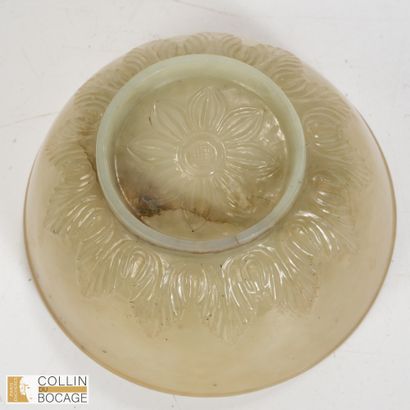 MOGHOLE INDIA, 18th century.
Bowl carved...