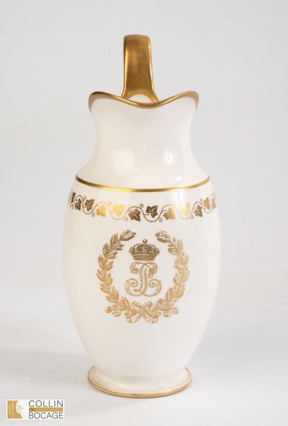 Pot à lait du service des Princes du roi...