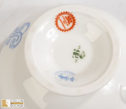 Deux tasses à thé du service des Offices...
