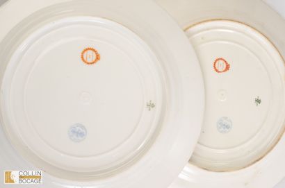 Paire d’assiettes plates du service des Offices...