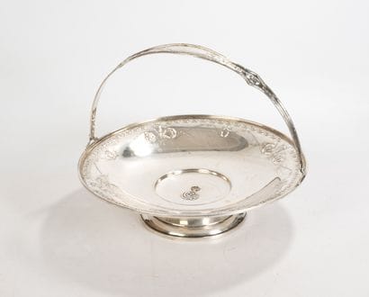 Egypt, c. 1940.

Important round fruit bowl...
