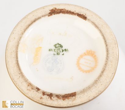 Pot à lait du service des Princes du roi...
