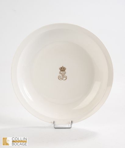 Plat du service des Officiers du roi Louis-Philippe
Porcelaine
Diam....