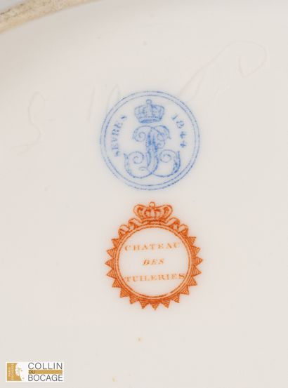 Plat du service des Officiers du oi Louis-Philippe
Porcelaine
Diam....