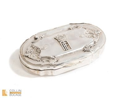 Iran, 1939.
Rare silver present box to commemorate...