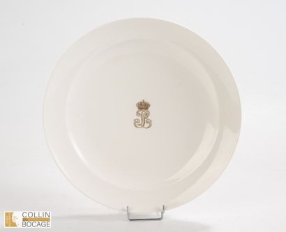 Plat du service des Officiers du oi Louis-Philippe
Porcelaine
Diam....