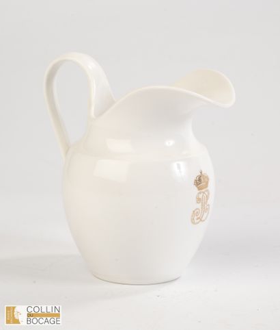 Pot à crème du service des Officiers du roi...