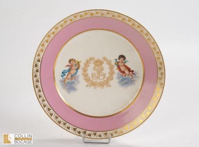 Assiette reprenant le décor du service des...