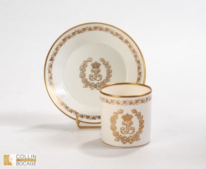 Tasse et sous-tasse à café du service des...