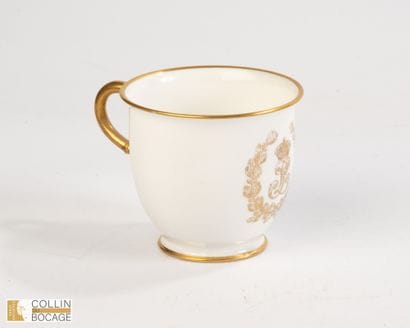 Tasse et sous tasse du service des Bals du...