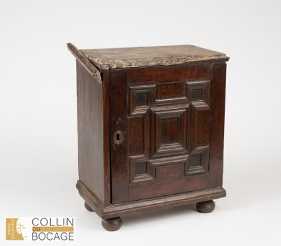 Meuble de maîtrise
Commode à trois tiroirs
h:...