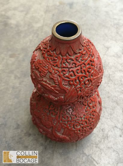Vase double gourde aux scènes de pagades...