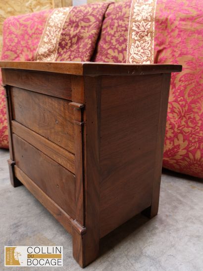 Meuble de maitrise
Commode deux tiroirs directoire
33X28x19...