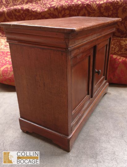 Meuble de maitrise
Buffet bas en bois naturel
30X14X25...