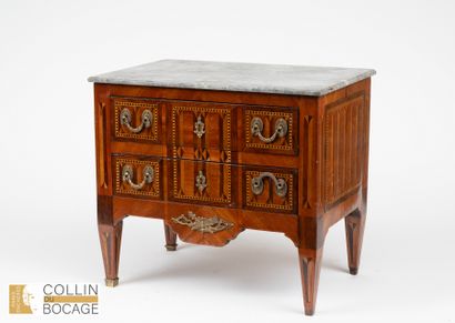 meuble de maîtrise Commode Louis XVI marquété
h...