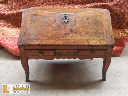 Meuble de maitrise
Secretaire de pente, bois...