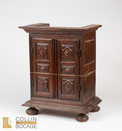 Meuble de maitrise 
Armoire pointe de diamand
H:...