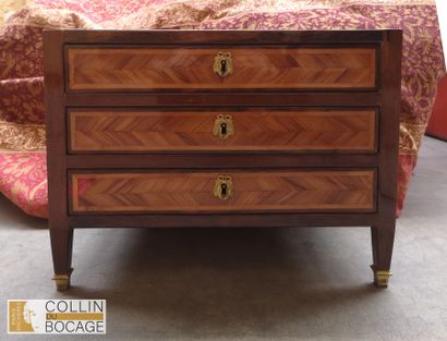 Meuble de maitrise
Commode Louis xvi marquetée
manque...