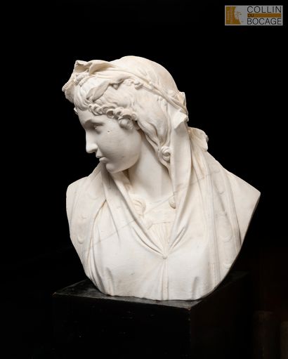Buste en marbre représentant Iphigénie 
D’après...