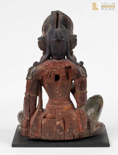 Népal, XVesiècle 
Bois et polychromie. 
Rare...