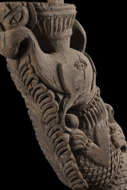ASIE DU SUD EST, XXème siècle. Vyala sculpté...
