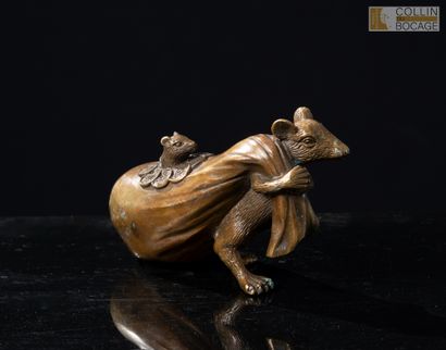 CHINA, 20th century. Group sculpture of a...