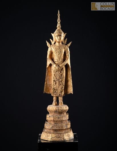 THAÏLANDE moderne, dans le goût de Rattanakosin.
Bouddha...